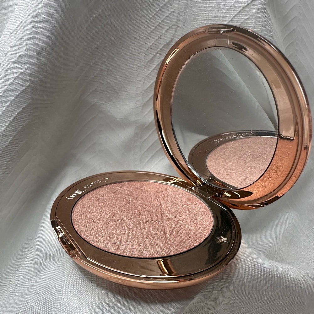COPY - Charlotte Tilbury - Glow Glide Face Architect Highlighter